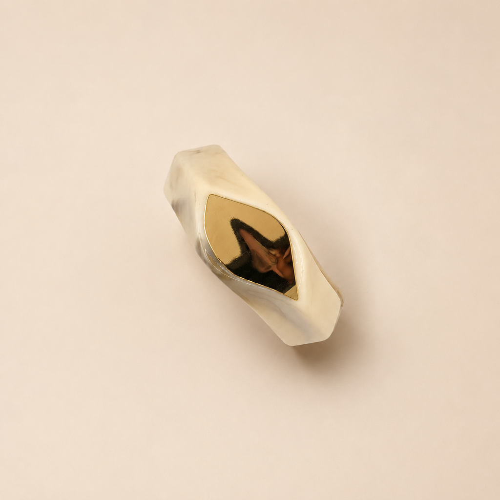 Marble white armband goudkleurig